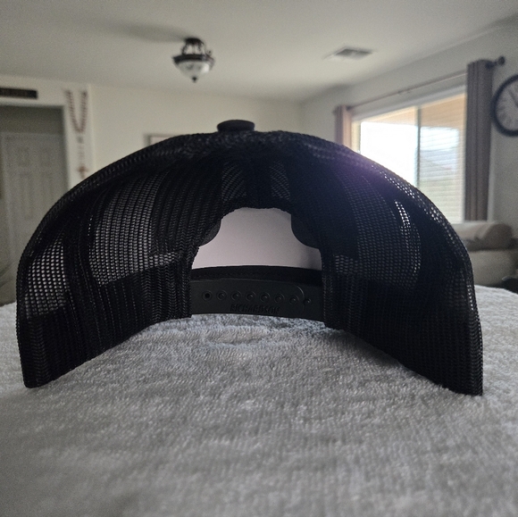 RUTHLESS OUTLAWZ CUSTOMS FLEX PATCH CAP. (6 PANEL TRUCKER CAP) - Picture 6 of 9